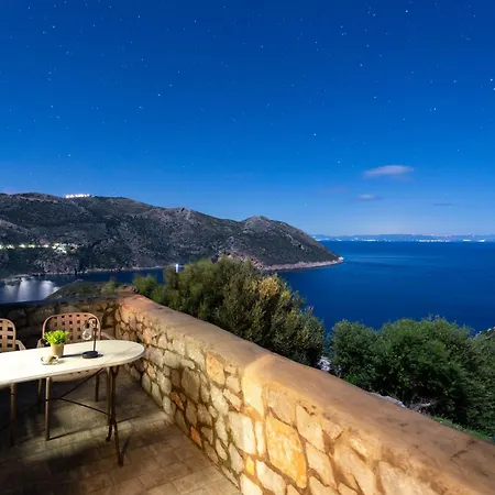 Taenarioum Antico - Mani Stone Tower With Sea View بيت للعطل