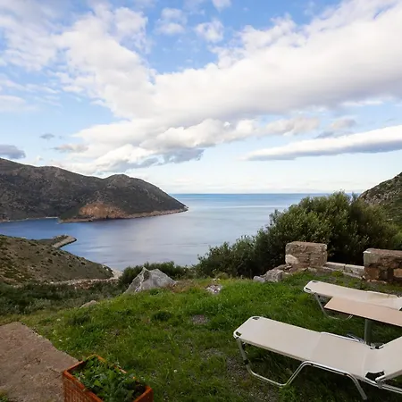 Taenarioum Antico - Mani Stone Tower With Sea View