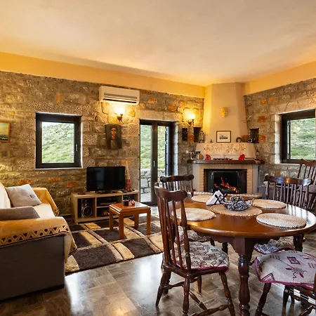 Taenarioum Antico - Mani Stone Tower With Sea View