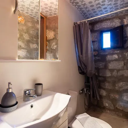 Prázdninový dům Taenarioum Antico - Mani Stone Tower With Sea View Paliros