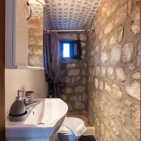 Casa de Férias Taenarioum Antico - Mani Stone Tower With Sea View Paliros