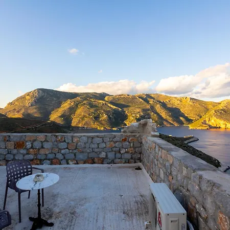 Prázdninový dům Taenarioum Antico - Mani Stone Tower With Sea View *