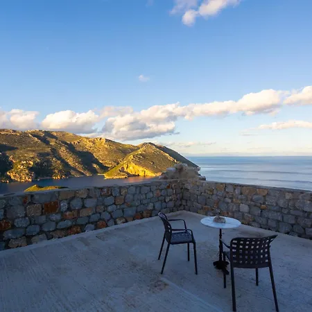 Casa de Férias Taenarioum Antico - Mani Stone Tower With Sea View