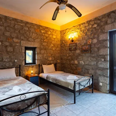 Casa de Férias Taenarioum Antico - Mani Stone Tower With Sea View Paliros
