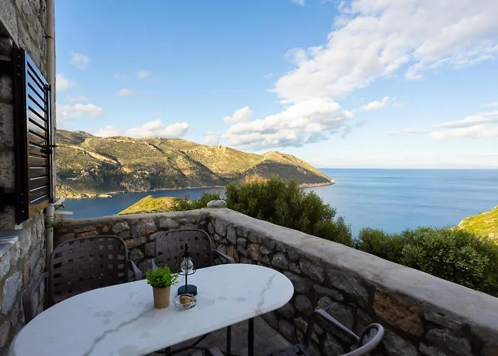 Taenarioum Antico - Mani Stone Tower With Sea View *