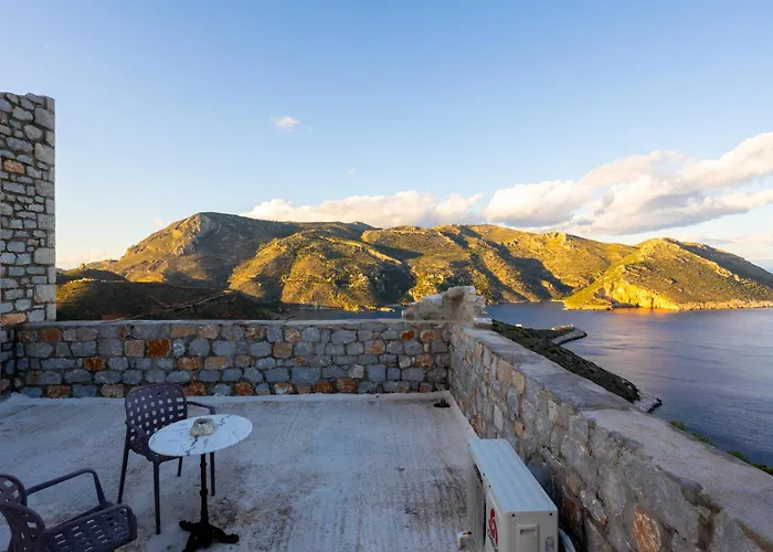 بيت للعطل Taenarioum Antico - Mani Stone Tower With Sea View *