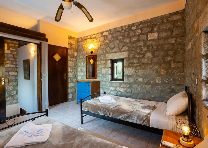 Taenarioum Antico - Mani Stone Tower With Sea View بيت للعطل