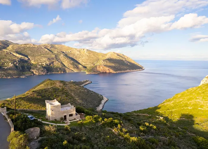 Taenarioum Antico - Mani Stone Tower With Sea View